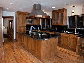 Gourmet kitchen w/ Black Galaxy granite