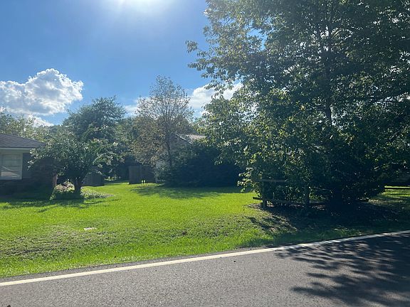 3rd image of 2112 Hanna Cir