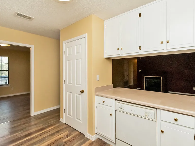 3057 Brookline Dr W — Photo 21