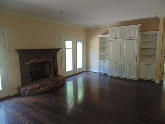 5th image of 3728 Lyles Dr