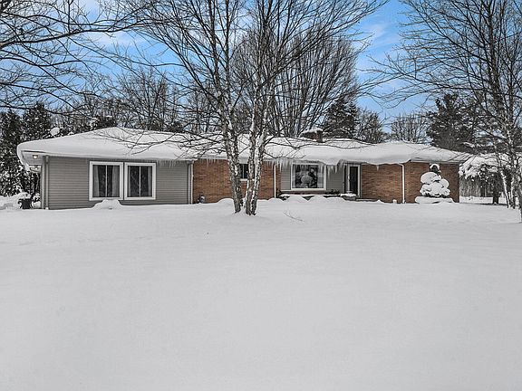 3rd image of 305 Kingswood Dr SE