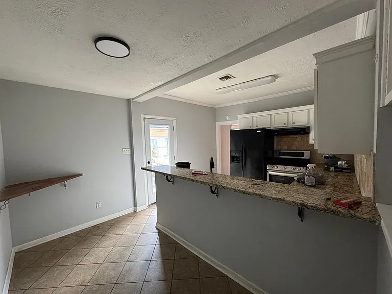 2218 Yancey Ave — Photo 12