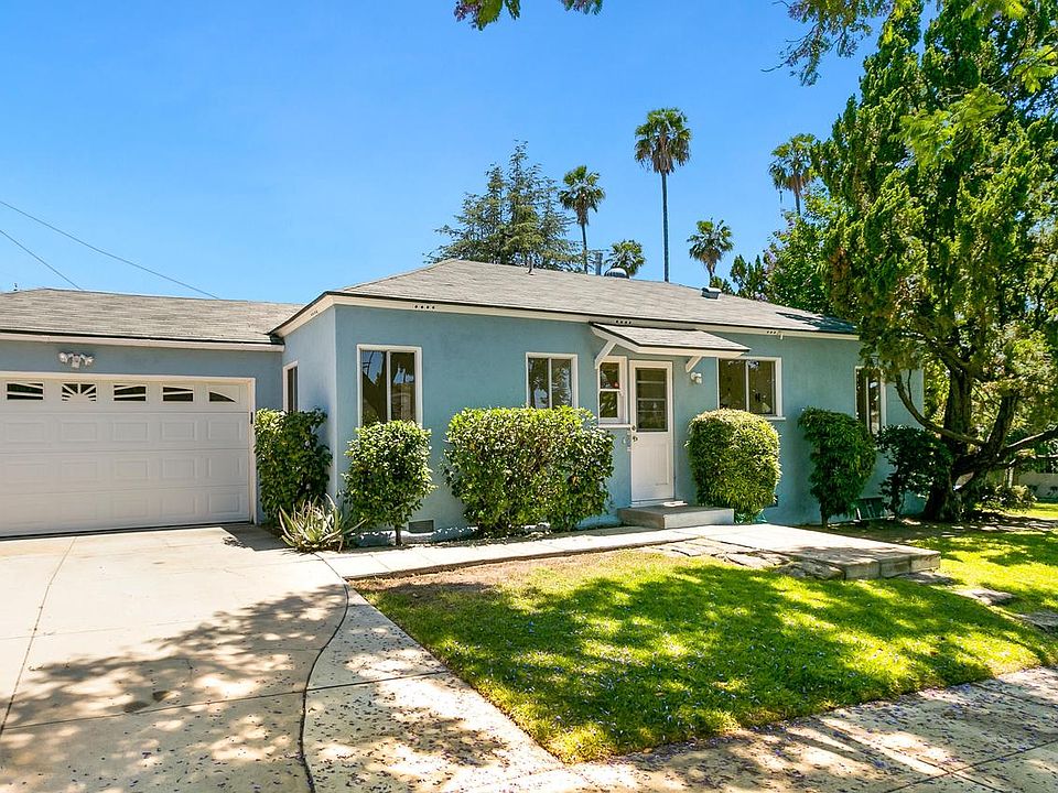 1st image of 300 S Bel Aire Dr