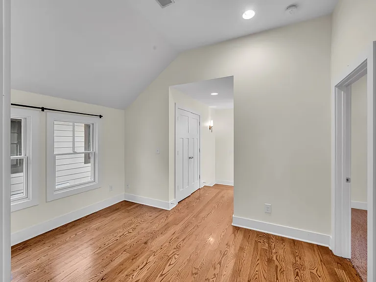 921 Hillview Hts — Photo 28