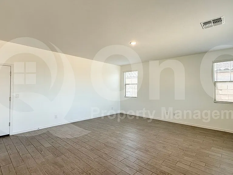10838 W Marguerite Ave — Photo 3