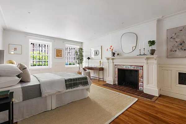 Sold by Compass | media 18