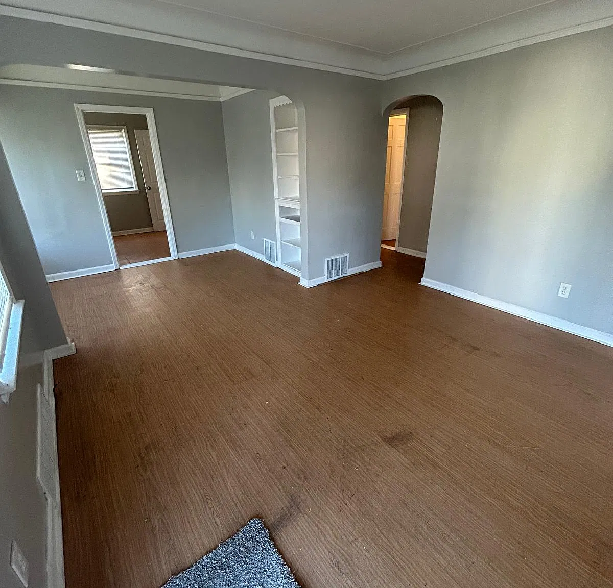 3 bed, 917 sqft, $1,400 — Photo 2