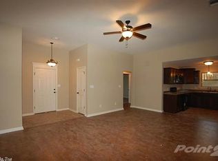 2032 Dandelion Dr, Benton, AR 72019