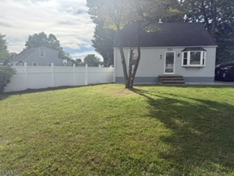 3 bed, 1.0 bath, $3,500 — Photo 1