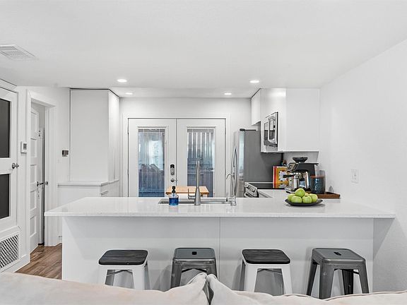 4th image of 6406 Chimney Creek Cir #A