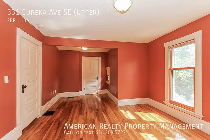 2 bed, 1000 sqft, $1,700 — Photo 2