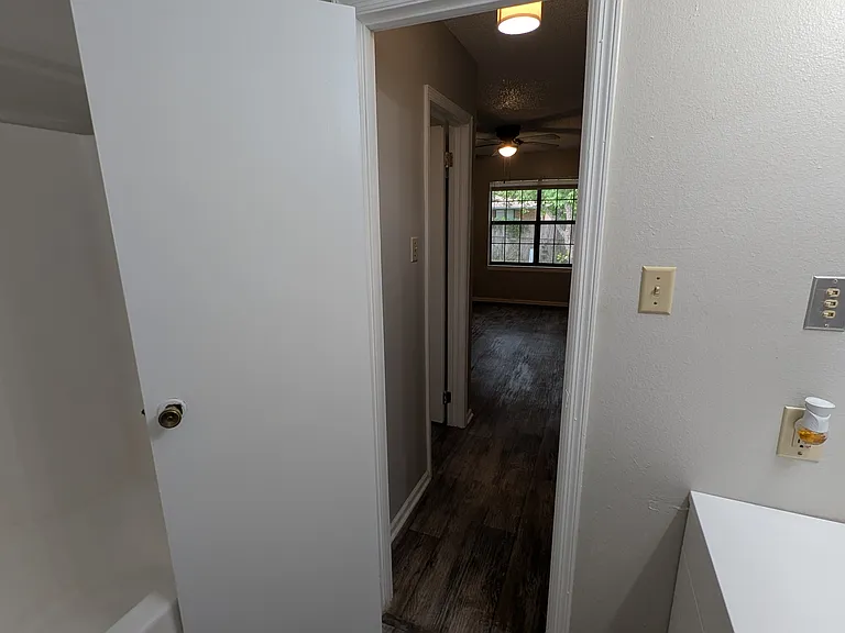 1609 Amour Dr — Photo 9
