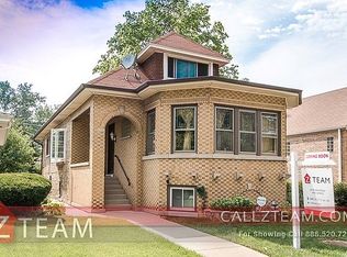 8236 N Kildare Ave, Skokie, IL 60076