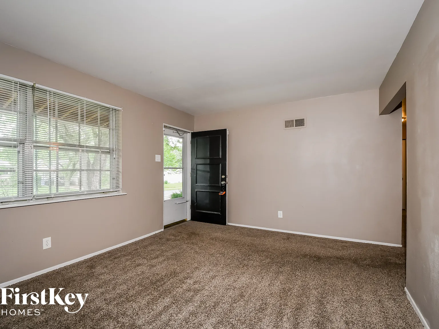 3 bed, 1.5 bath, 1064 sqft, $1,850 — Photo 3