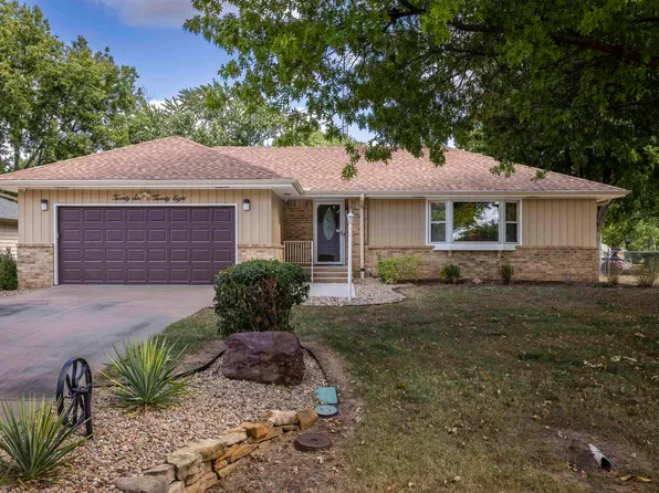 2628 SE Bennett Dr, Topeka, KS 66605