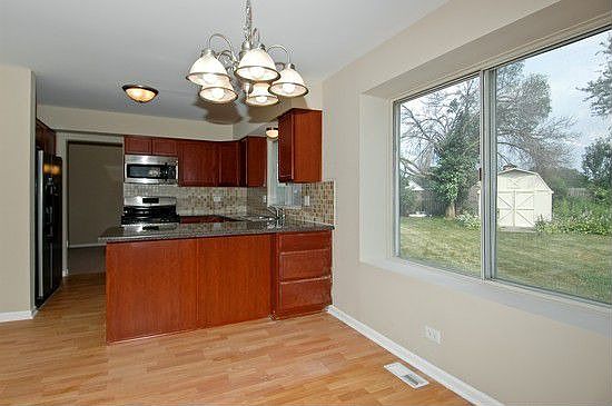 Eat-in kitchen