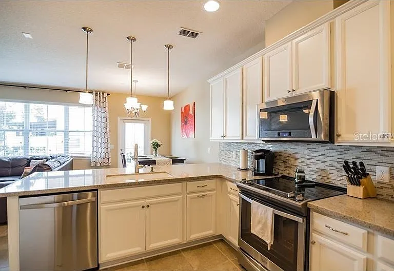 89 Zamora Pl — Photo 10