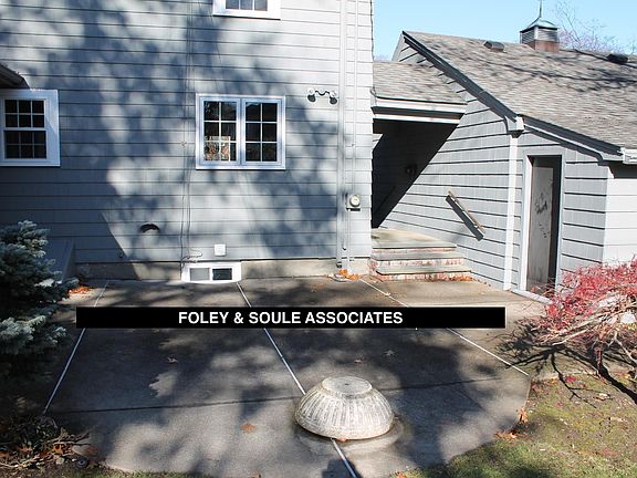 4th image of 1330 Commonwealth Ave