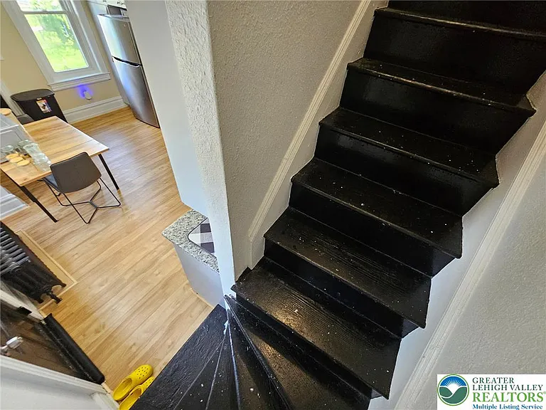 835 W Berwick St — Photo 4