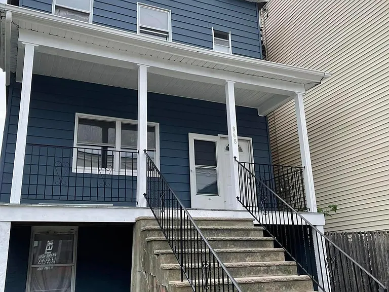 868 Main St — Photo 17