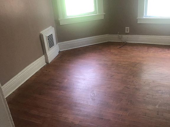 5th image of 247 Crescent Ave #1
