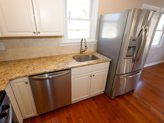 5th image of 114 Woodlawn Ave