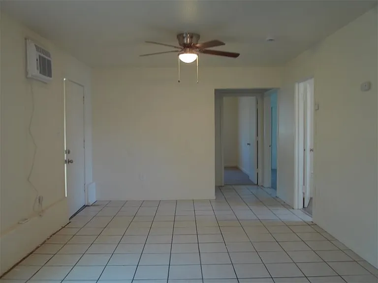 1115 Holly Ave #C — Photo 5