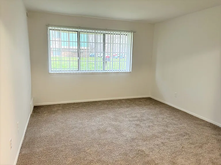 Charter Oaks Apartments — Photo 55