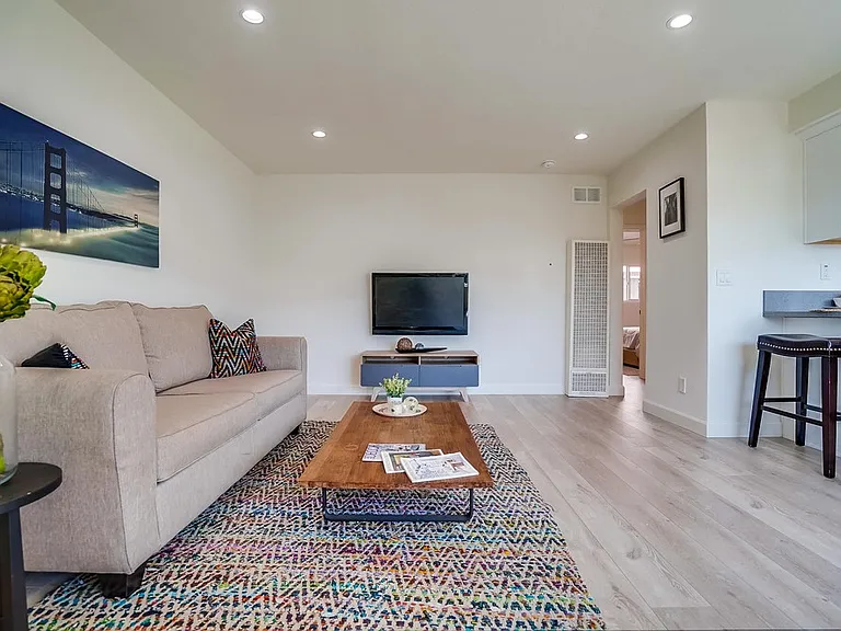 1512 Sherman Pl — Photo 7
