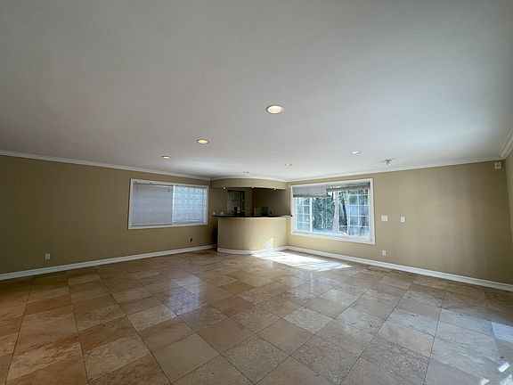4th image of 1136 Whitsett Dr