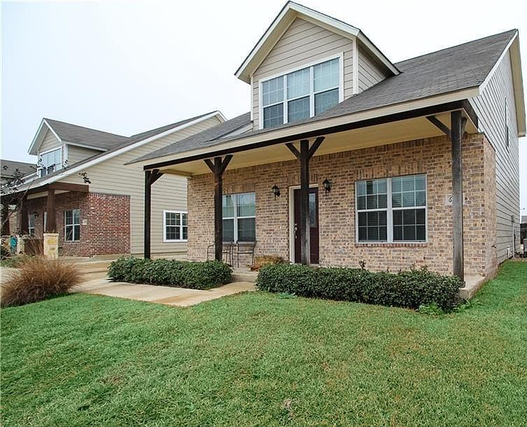 1st image of 2486 Horse Shoe Dr