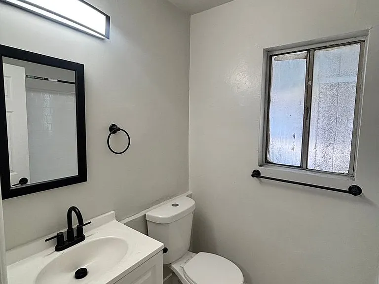 6809 Baird Ave — Photo 7