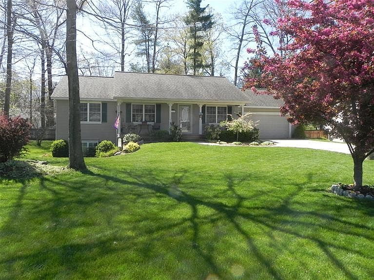 1st image of 15298 Nickolas Dr
