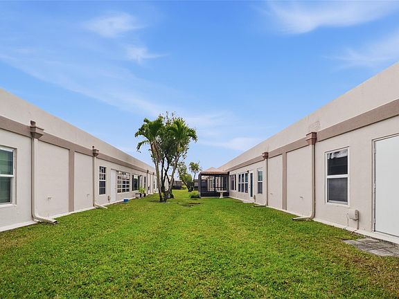 5th image of 18730 Stewart Circle #7