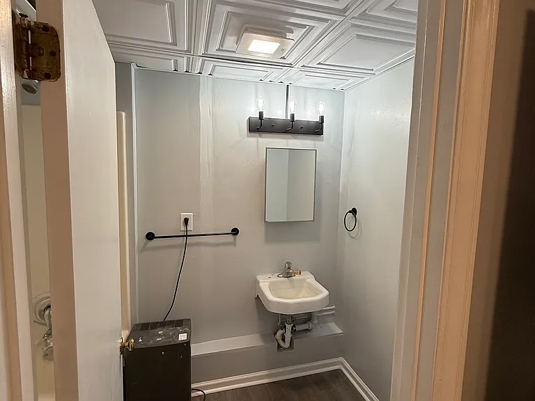 461 Franklin St #A — Photo 8