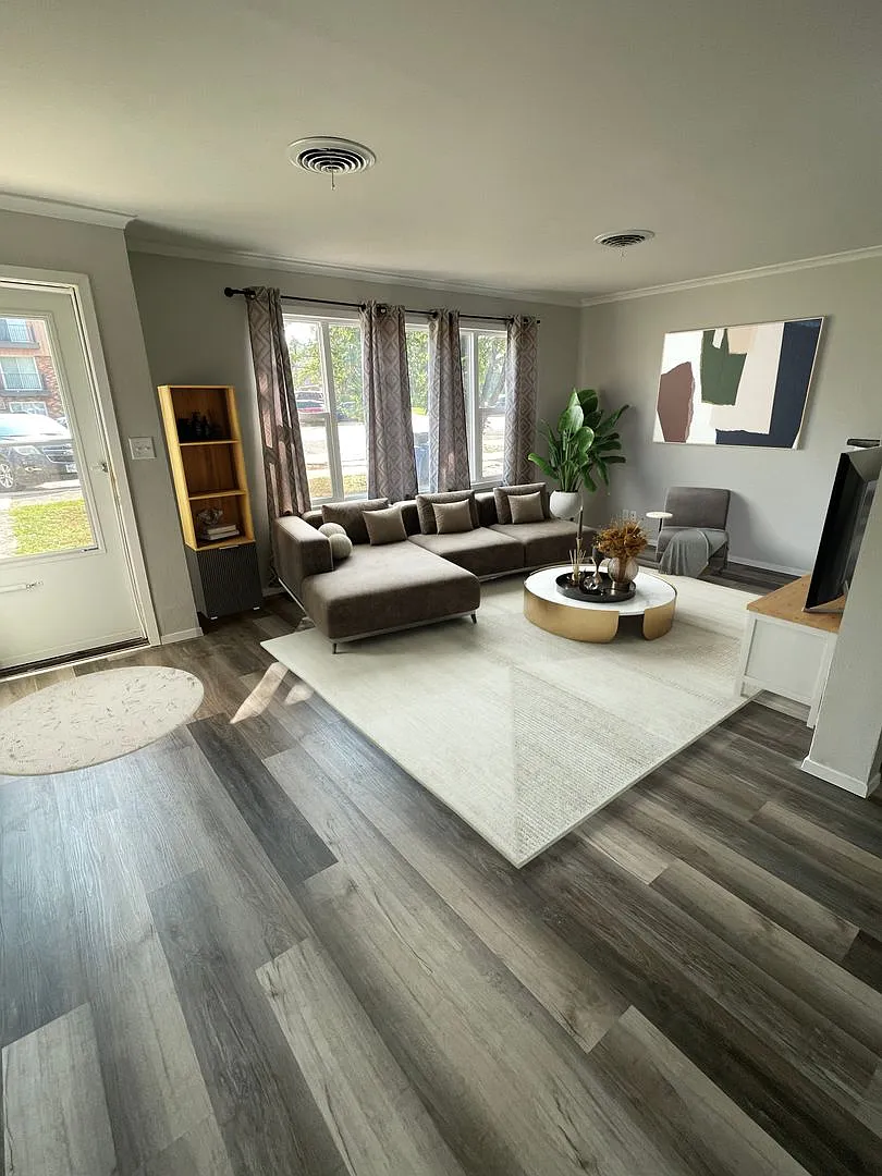 410 Quincy St — Photo 2