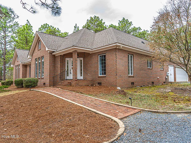 12 Wildwood Ln — Photo 4