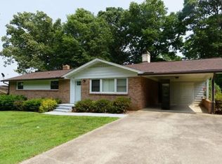 1928 36th Ave NE, Hickory, NC 28601