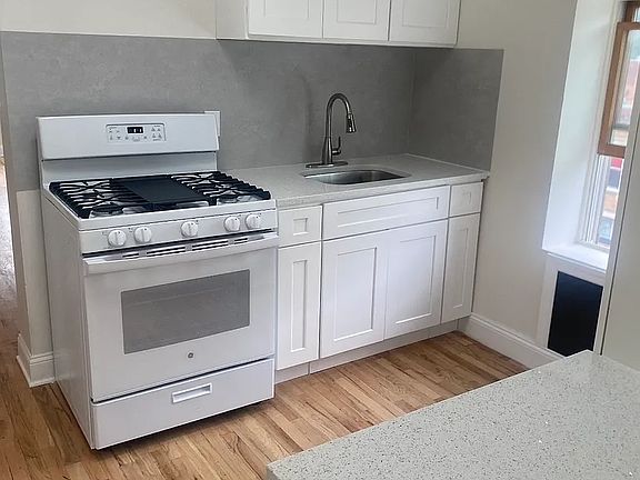 4th image of 24 Revere Pl APT 4
