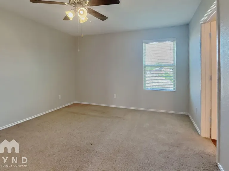 9523 Apple Ridge Ln — Photo 10