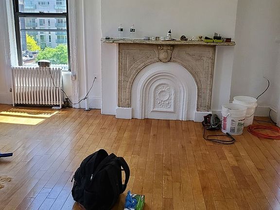 2nd image of 501 W 45th St APT 4E