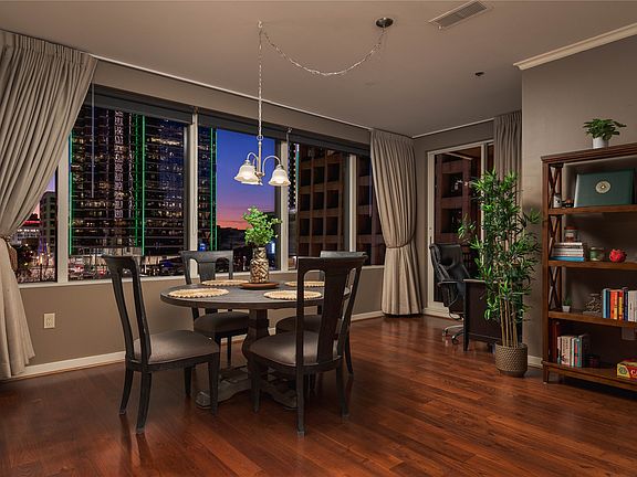4th image of 1200 Main St APT 306