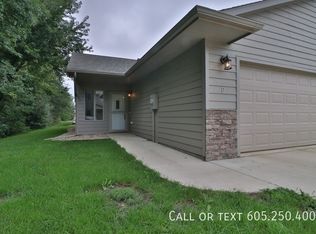 1009 Legendary Dr UNIT D, Harrisburg, SD 57032