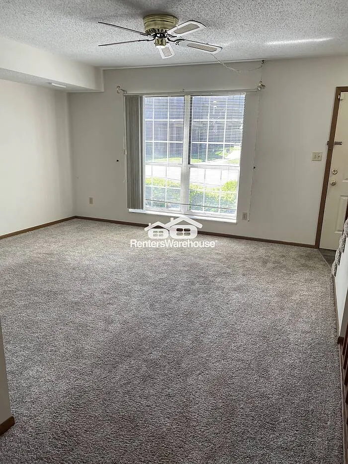 Building Photo - 10525 Roseton Ct