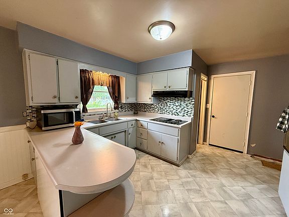 5th image of 3715 Oakwood Dr