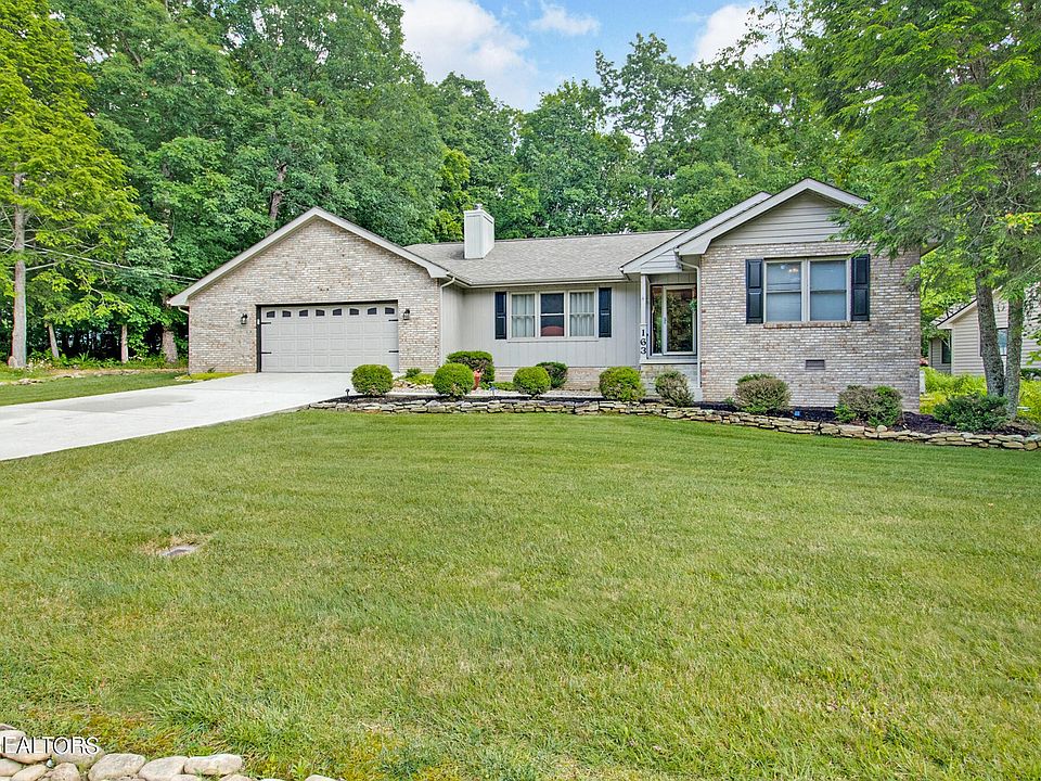 1st image of 163 Lakeside Dr