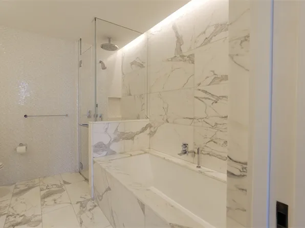 30 Riverside Boulevard image 8 of 34