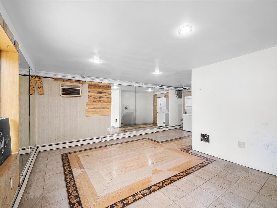 1040 N Wayne Rd, photo 24
