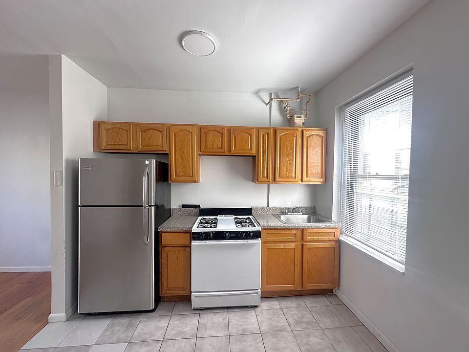 1st image of 2138 35th St #5B