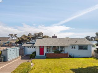 885 Ocean Dr SW, Bandon, OR 97411
